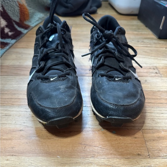 Women Nike softball cleats - Picture 2 of 7